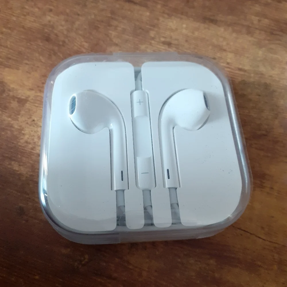 Apple wired headphones NIB